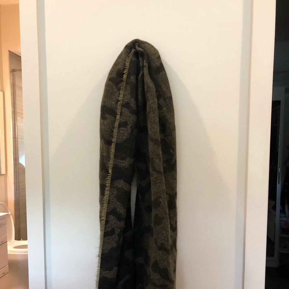 H&M reversible scarf